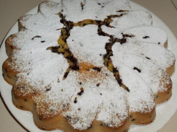 Torta con yogurt e gocce di cioccolata